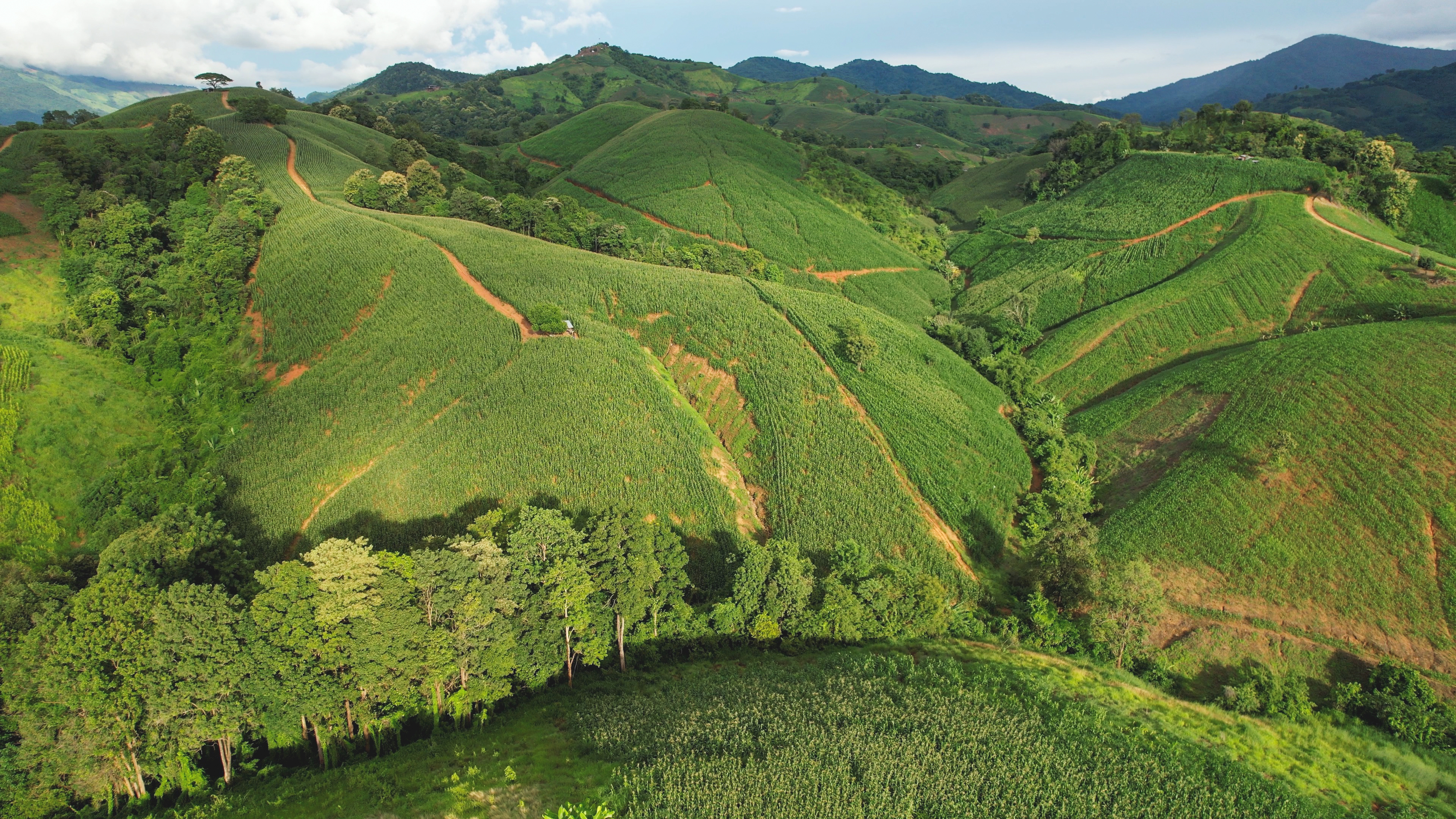 Vista aérea das montanhas das Matas de Minas